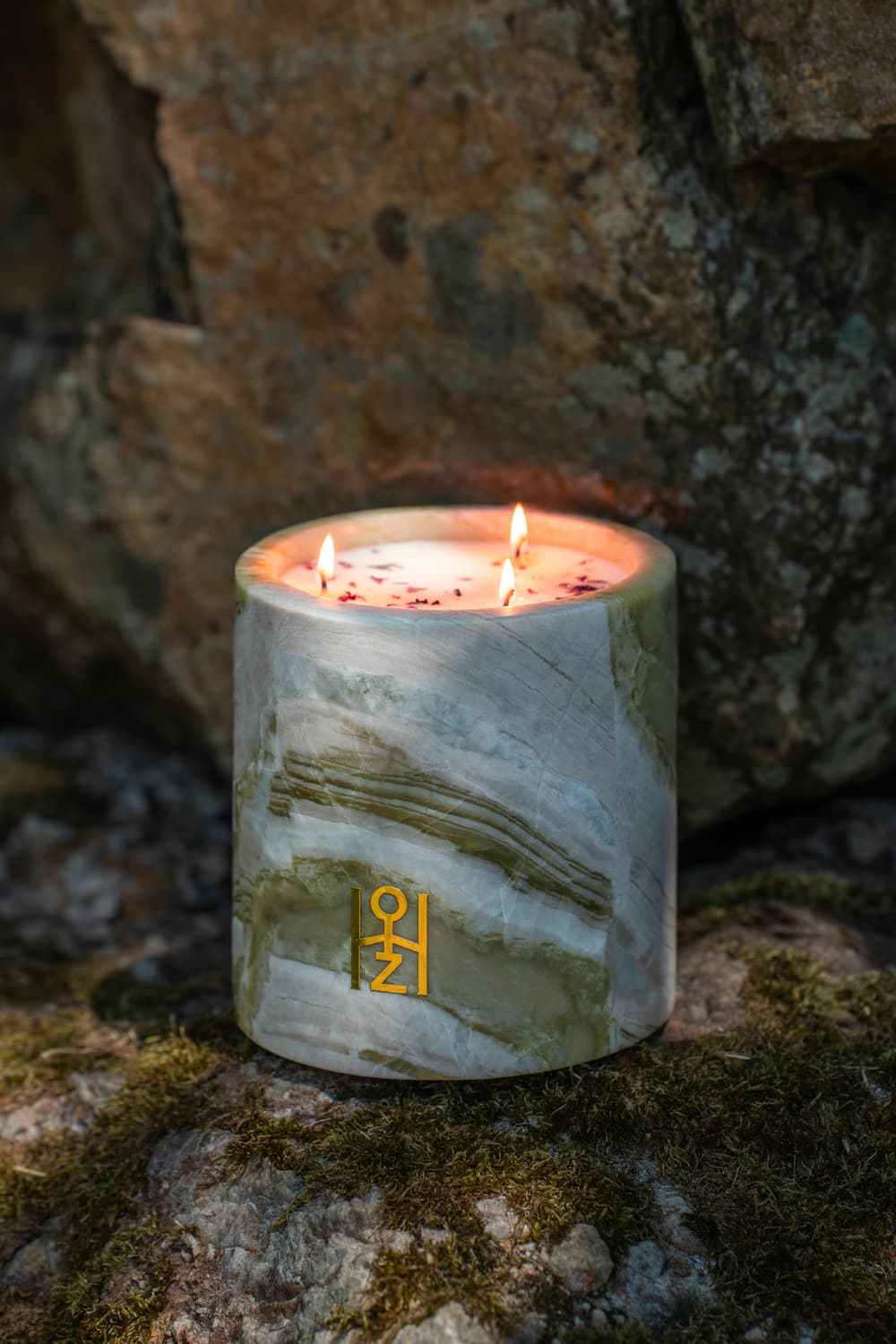 Bougie énergisante pour la maison dans son socle de marbre de Ice Jade