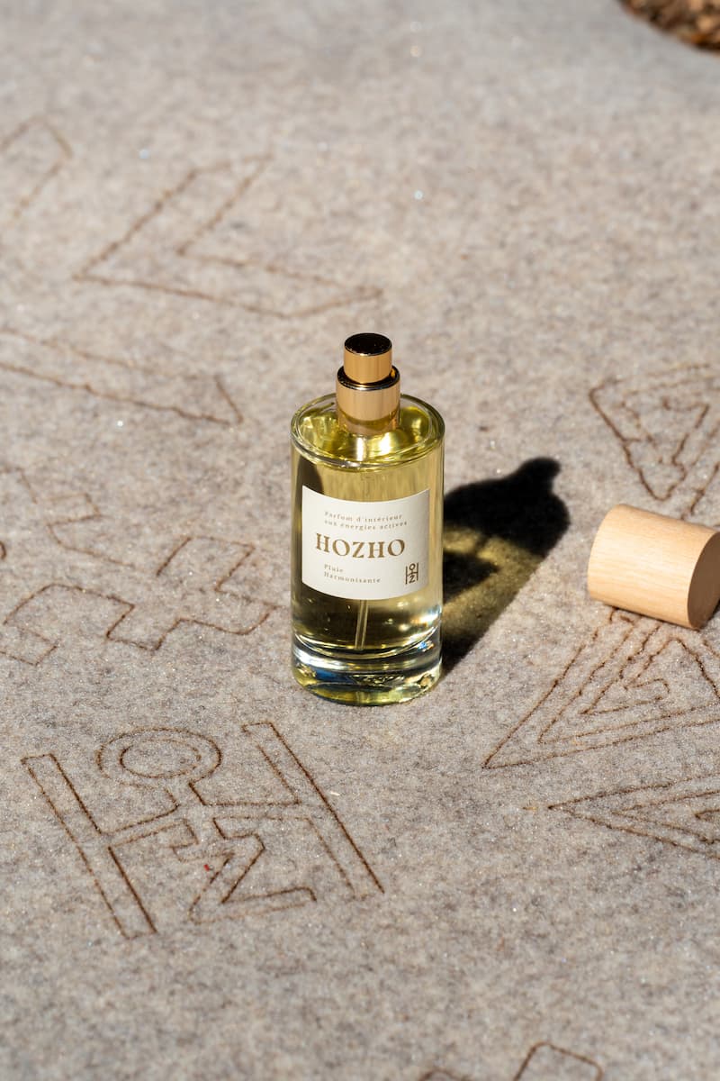 Pluie Harmonisante HOZHO sur Tapis de Yoga