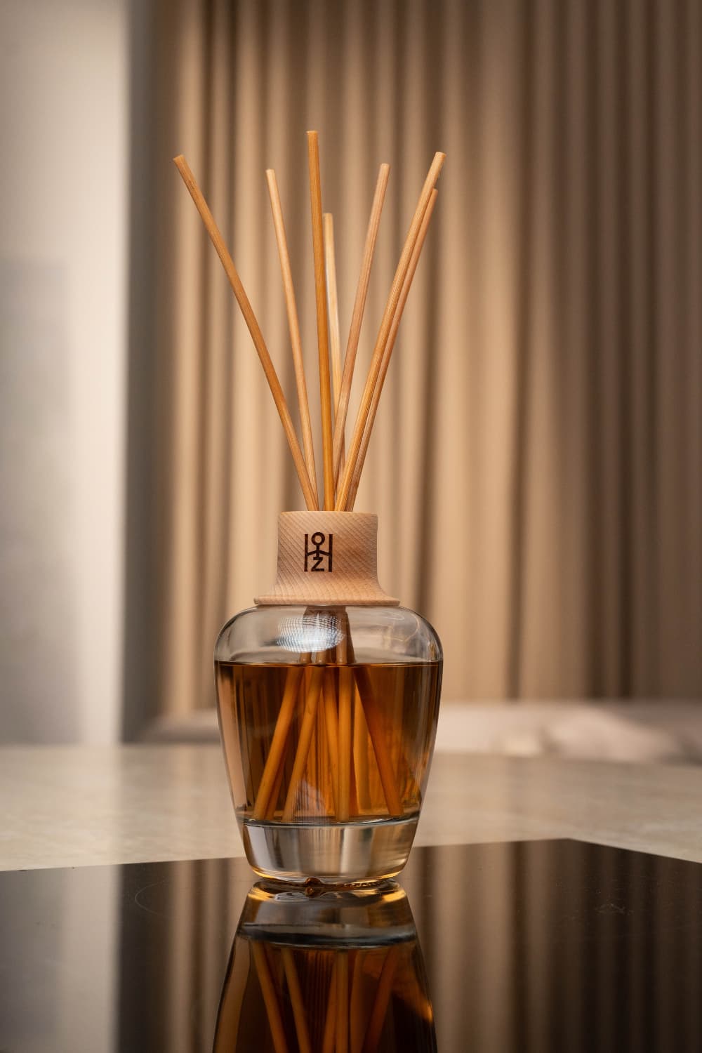 diffuseur de parfum vitalisant sur un piano