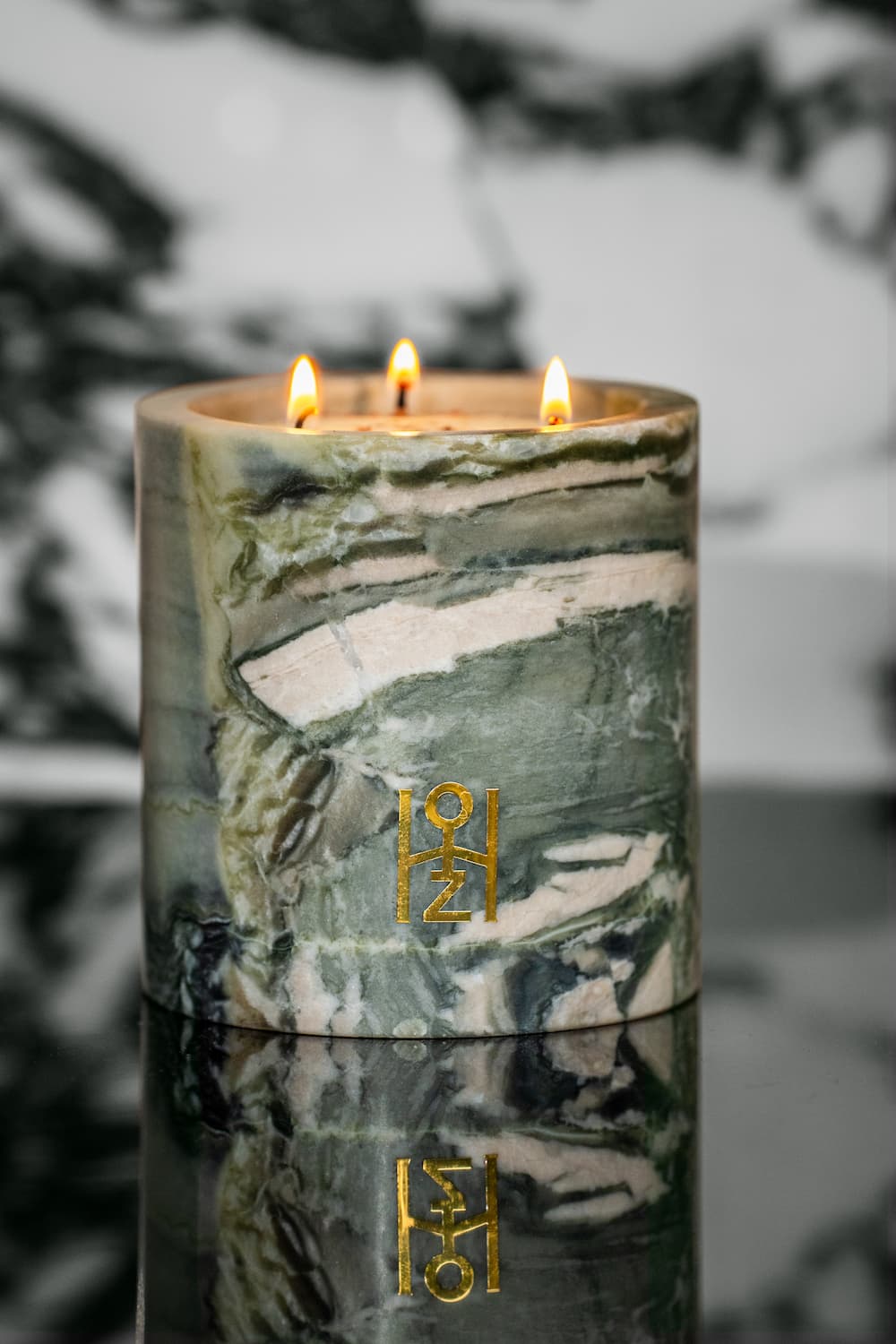 Bougie énergétique pour la maison dans son socle de marbre de Ice Jade